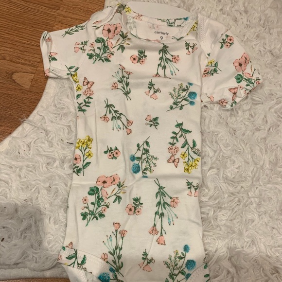 Carter's Other - Carters 9 month Onesie.